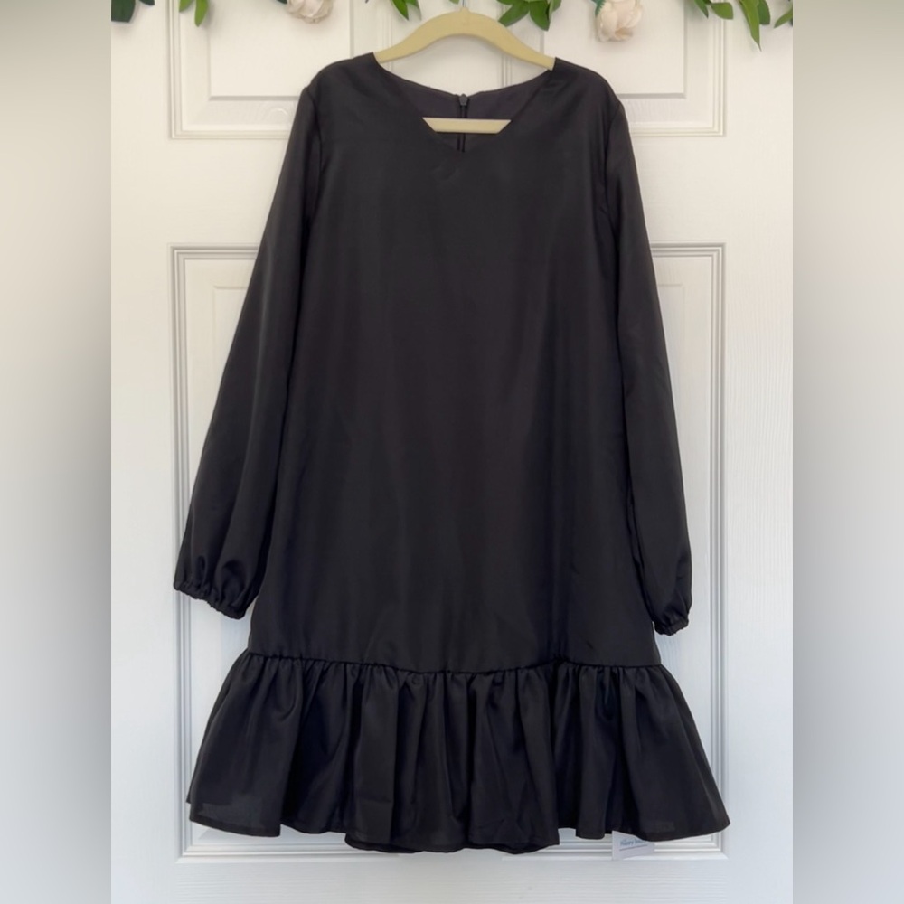 AMAZON Black A-Line Pleated Costume Dress- Size 140 (8-10yr)